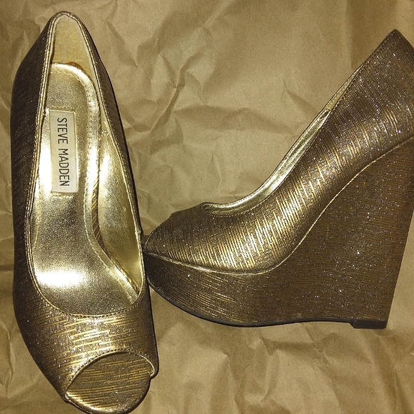L@@K! Super Sexy Brand New STEVE MADDEN Metallic Sparkle Gold Peep Toe ELSI heel - Picture 4 of 16